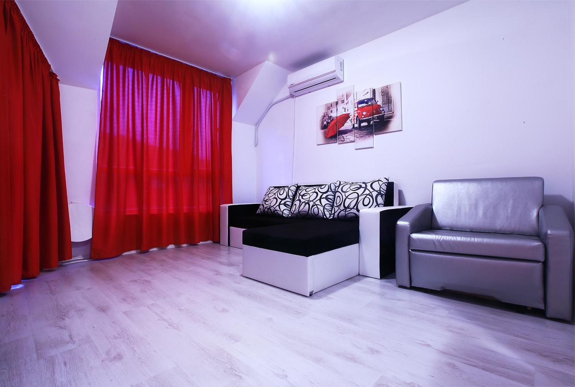 Private Apartment With Parking And Pool Baltsjik Eksteriør bilde