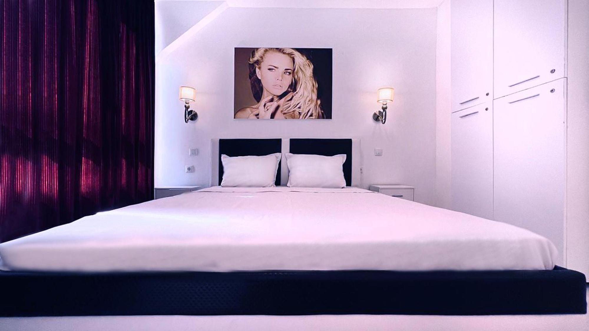 Private Apartment With Parking And Pool Baltsjik Eksteriør bilde