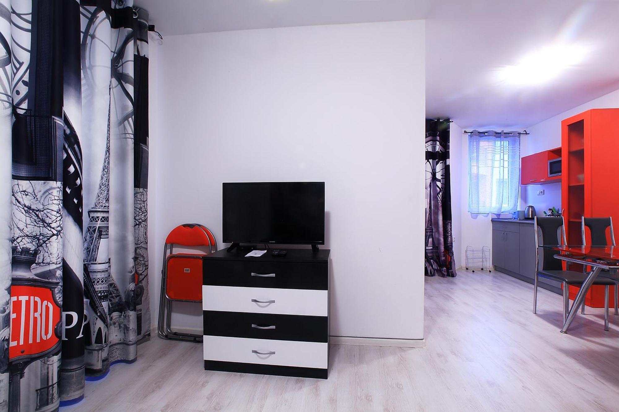 Private Apartment With Parking And Pool Baltsjik Eksteriør bilde