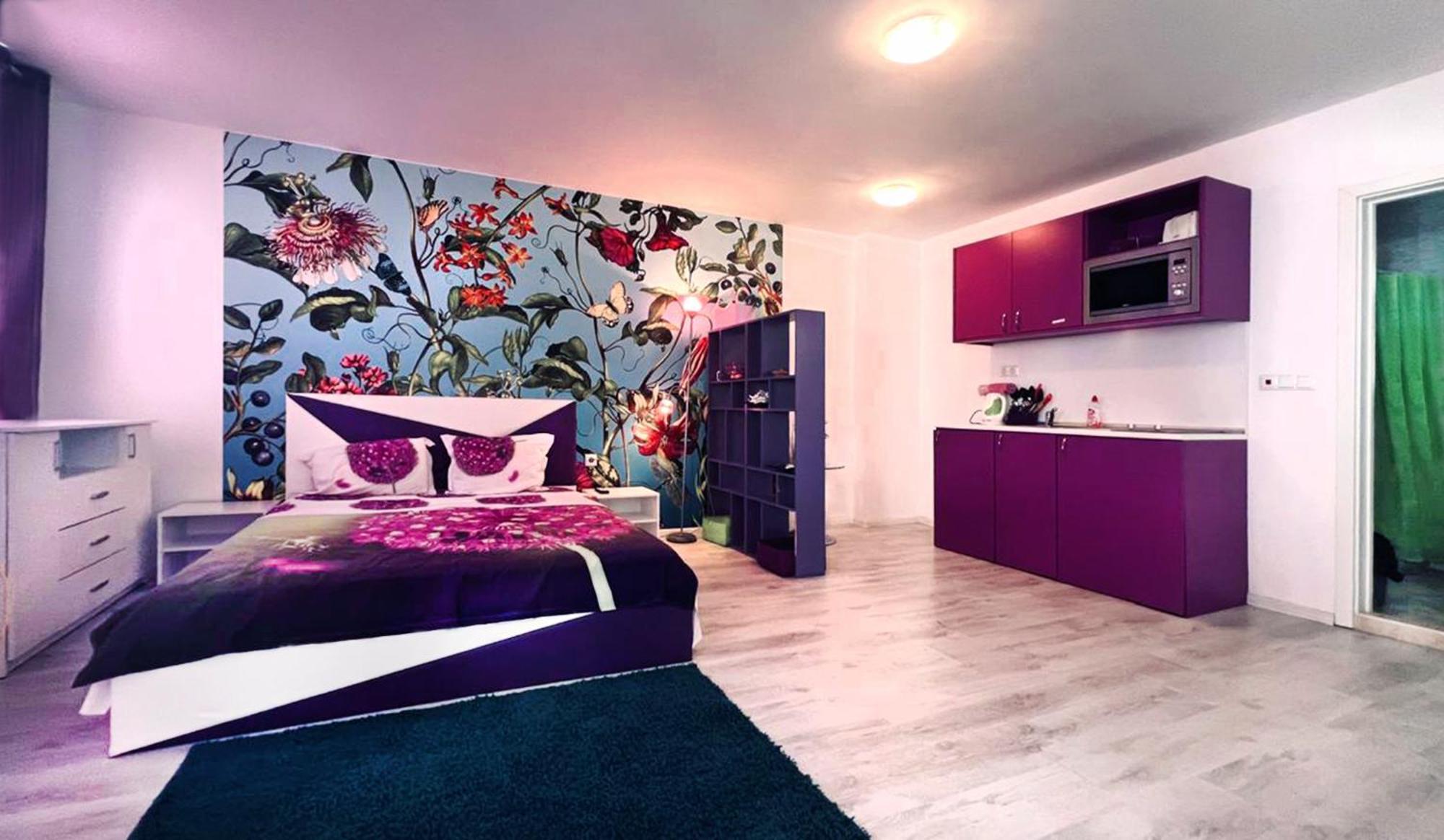 Private Apartment With Parking And Pool Baltsjik Eksteriør bilde