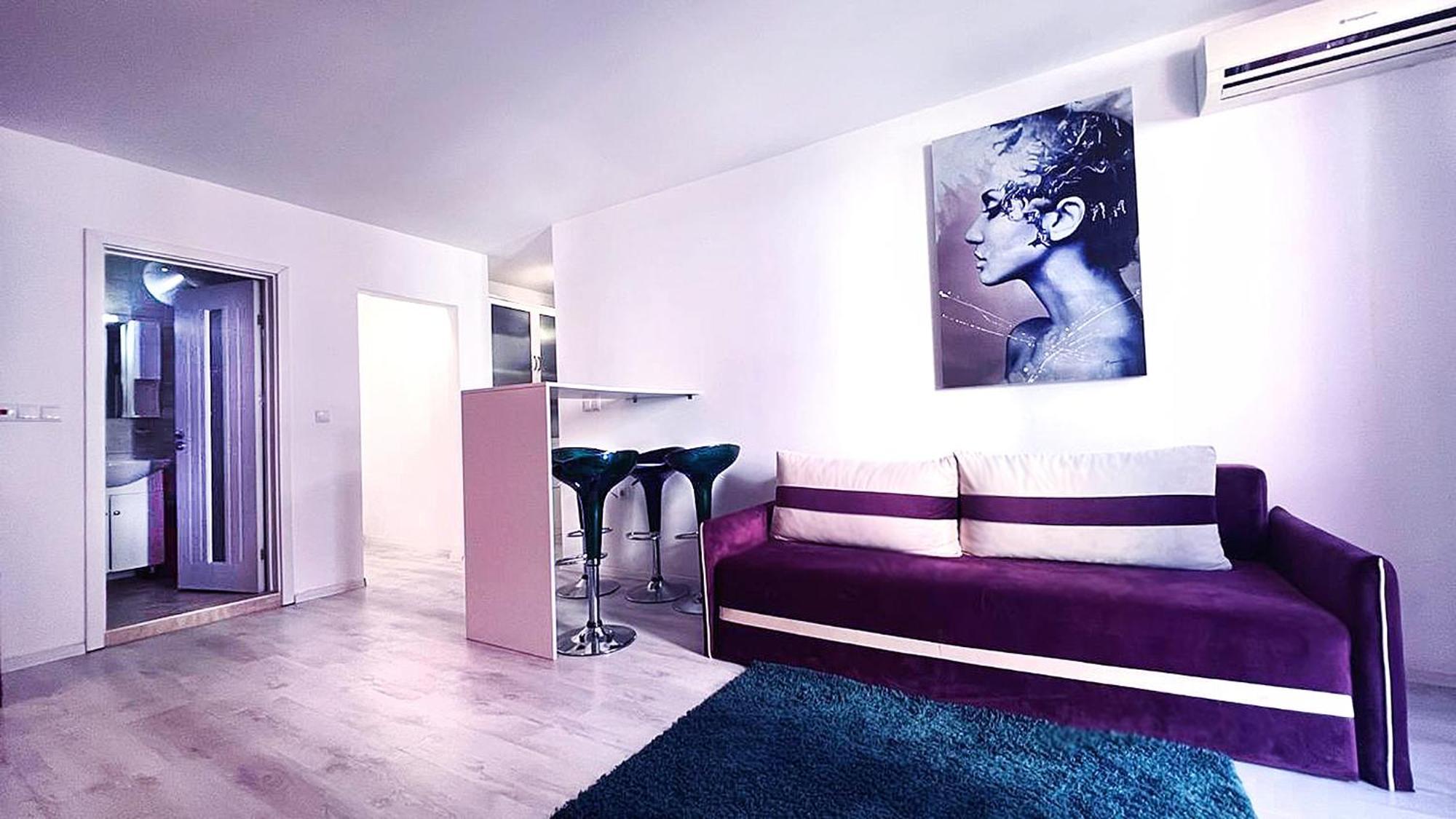 Private Apartment With Parking And Pool Baltsjik Eksteriør bilde